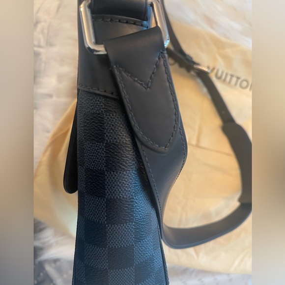 Louis Vuitton new bag , LV Alfa Messenger, good size Medium bag - Picture 6 of 16